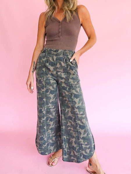 Tulip Hem Camo Pant