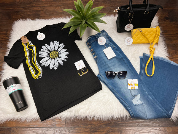 Retro Daisy Print Graphic Tee